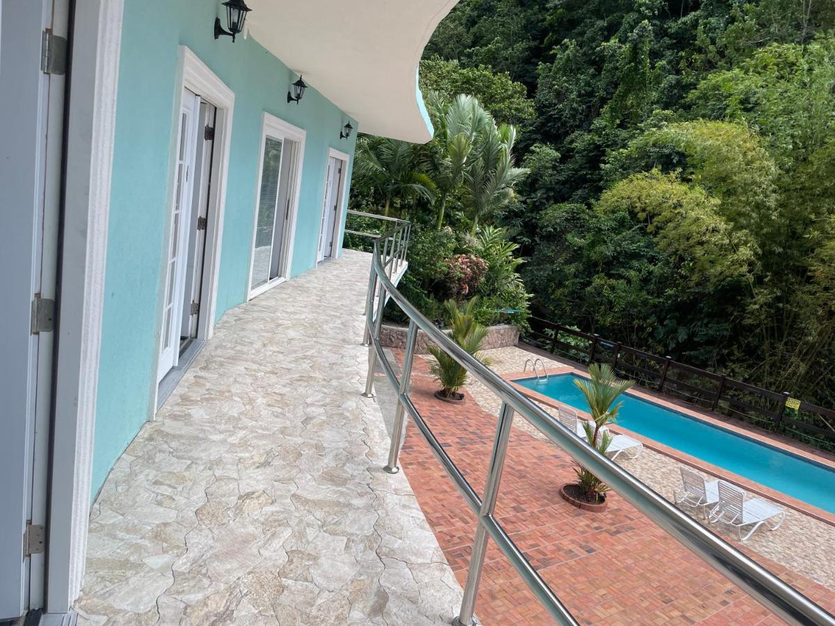 Toraille Waterfall Poolside Apartment Soufriere Exterior photo